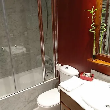 Lucero Dos Catedrales アパート サラゴサ